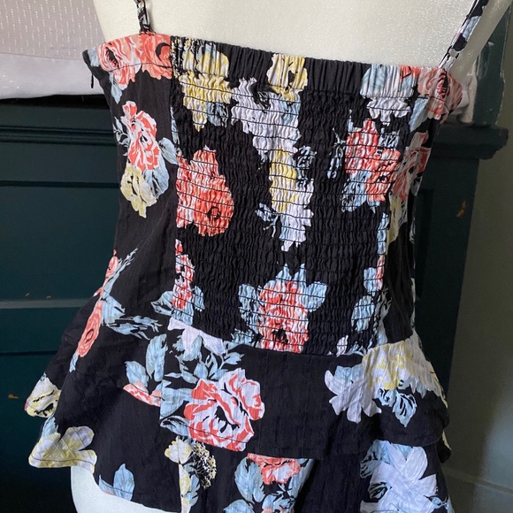 Adjustable thin straps halter top - Picture 2 of 5